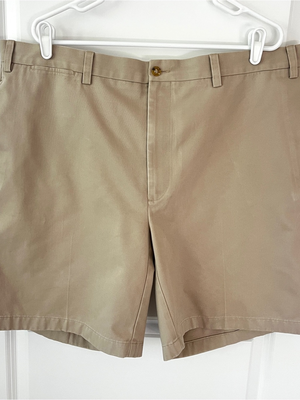 Orvis Men’s 42 Classic Khaki Chino Shorts Flat Front Outdoor Golf Essentials